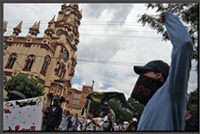 Manifestazione universitaria a Medellin immagini attività contadine Robledo