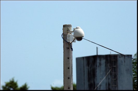 42 Saravena. Controllo telecamera punta edificio ADUC.jpg