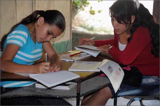 38-honduras. scuola nell'abitazione di raulito.jpg