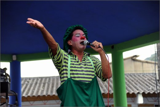 26-san pablo. festa del patrono col pagliacci.jpg