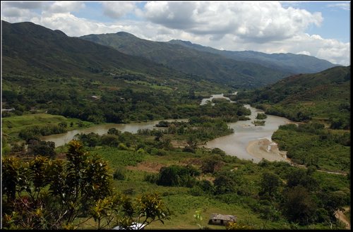 06 onfluenza fiume Cauca e Ovejas.jpg