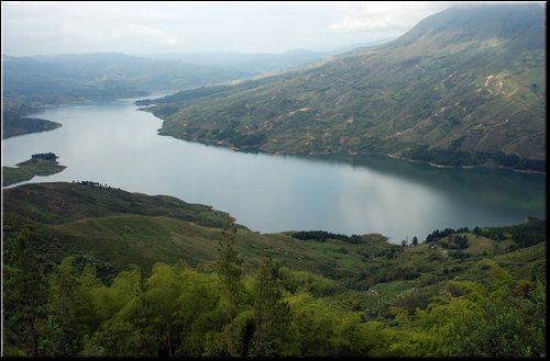 53 Bacino della diga di Salvajina Municipio Suarez.jpg