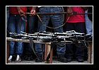 55 - cauca. toribo. guardia indigena e fal armi sequestrate alla guerriglia.jpg