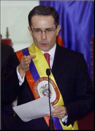 Uribe-Presidente 05.jpg