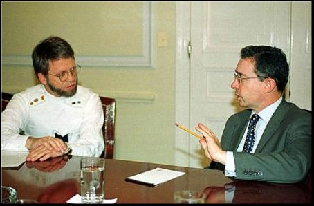 Uribe-Presidente 26.jpg