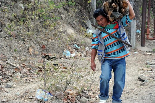 056 - huila.  el hobo. quebrada el pescador.  nell'accampamento.jpg