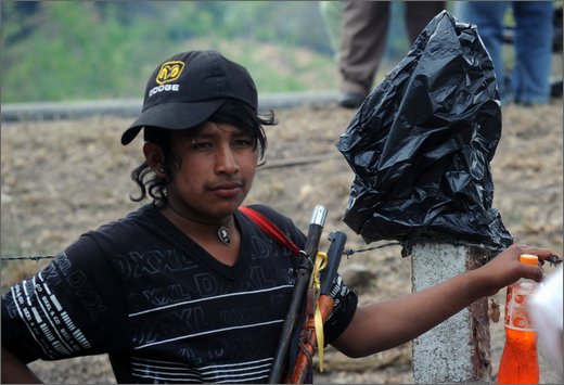 057 - huila.  el hobo. quebrada el pescador.  nell'accampamento.jpg