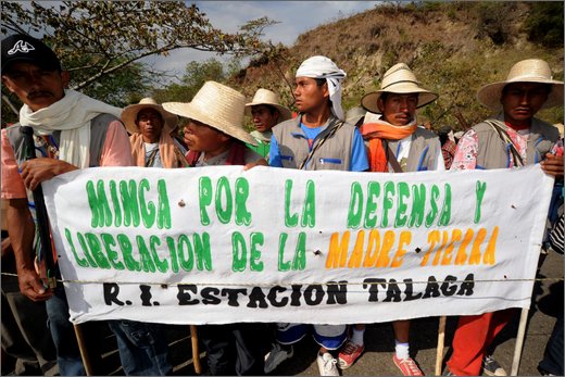 087 - huila.  el hobo. quebrada el pescador. blocco carreggiata.jpg