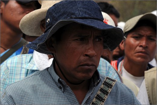 113 - huila.  el hobo. quebrada el pescador. riunione in strada con segreteria di governo dipartimento.jpg