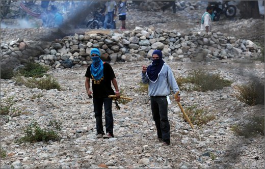 092 - huila. quebrada el pescador. scontri esmad manifestanti.jpg