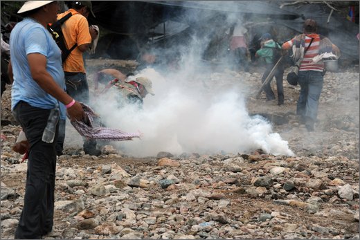 096 - huila. quebrada el pescador. scontri esmad manifestanti.jpg