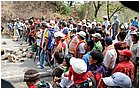 022 - huila. quebrada el pescador. blocco strada..jpg