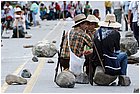 030 - huila. quebrada el pescador. blocco strada..jpg