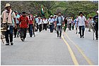 044 - huila. quebrada el pescador. blocco strada.jpg