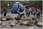 046 - huila. quebrada el pescador. blocco strada.jpg
