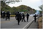 056 - huila. quebrada el pescador. esmad, scontro manifestanti.jpg