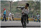 060 - huila. quebrada el pescador. scontri tra esmad e manifestanti.jpg