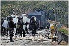 089 - huila. quebrada el pescador. scontri esmad manifestanti.jpg