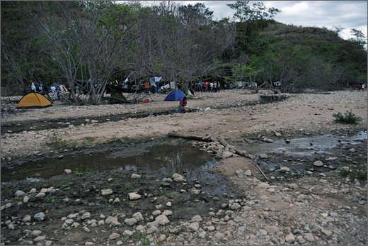 04 - huila. quebrada el pescador. accampamento della protesta.jpg