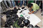 32 - huila. quebrada el pescador. accampamento della protesta. materiali esmad sequestrati da manifestanti.jpg