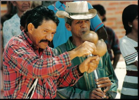 08 musicos-gaita96.jpg