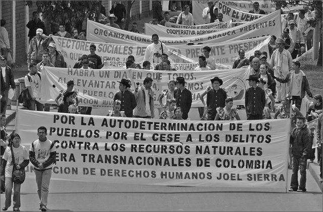 116895---colombia----bogot-manifestazione-contro-le-multinazionali-in-colombia-manifestanti-in-marcia----lug-2008-.jpg