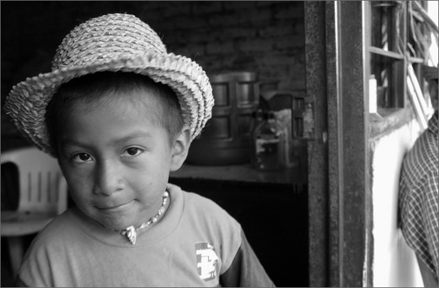 117685---colombia----nord-del-cauca.-toribo.-bambino----ago-2008-.jpg