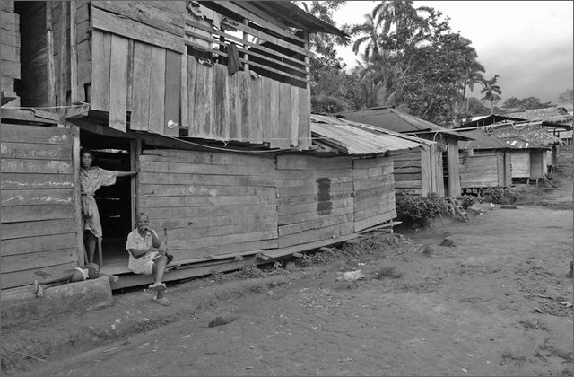 118765---colombia----choc---lungo-il-fiume-munguid.-uuinand,----ago-2008-.jpg