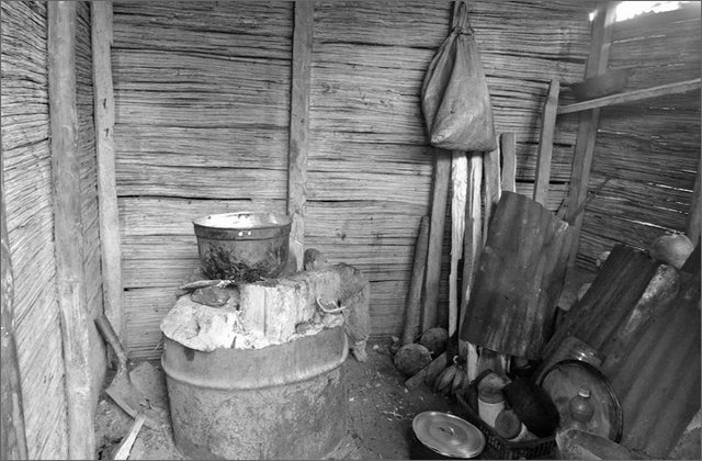 118974---colombia----choc---lungo-il-fiume-munguid.-alta-gracia.-cucina----ago-2008-.jpg