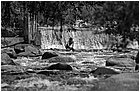 117725---colombia----nord-del-cauca.-toribo.-bambino-nel-fiume-con-cascata----ago-2008-.jpg