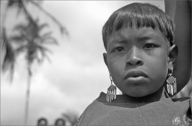 119741---colombia----choc---fiume-baud---chicorod-bambino-indigeno-afro-con-orecchini----ago-2008-.jpg