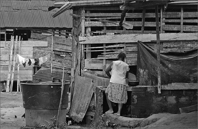 119932---colombia----choc---fiume-baud---nauca.-donna-e-casa----ago-2008-.jpg