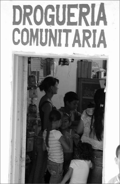 120719---colombia----antioquia.-municipio-di-san-luis,-corregimiento-di-buenos-aires-drogheria-comunitaria----set-2008-.jpg