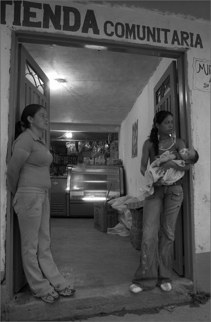 120734---colombia----antioquia.-municipio-di-san-luis,-corregimiento-di-buenos-aires-tienda-comunitaria----set-2008-.jpg