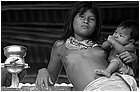119873---colombia----choc---fiume-baud---el-morro---indigeni-embera.-ragazza-con-bambino----ago-2008-.jpg