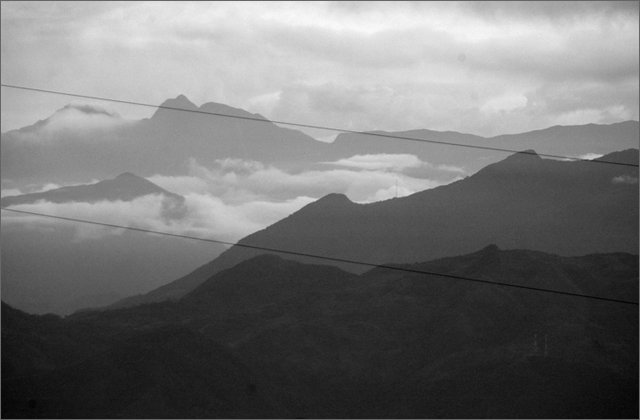 121130---colombia----antioquia.-municipio-di-san-luis,-corregimiento-di-buenos-aires-veduta-dintorni-con-nuvole----set-2008-.jpg