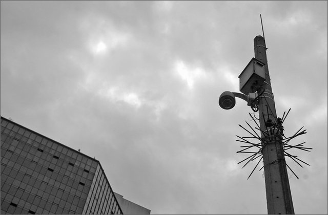 121352---colombia----antioquia.-medellin.-manifestazione-universitaria-contro-la-criminalizzazione.-telecamera-di-controllo----ott-2008-.jpg