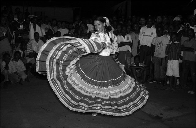 121709---colombia----choc,-alto-baud.-pi-de-pat-per-incontro-interetnico-asipab-danzatori-del-tolima-con-yohana----set-2008-.jpg