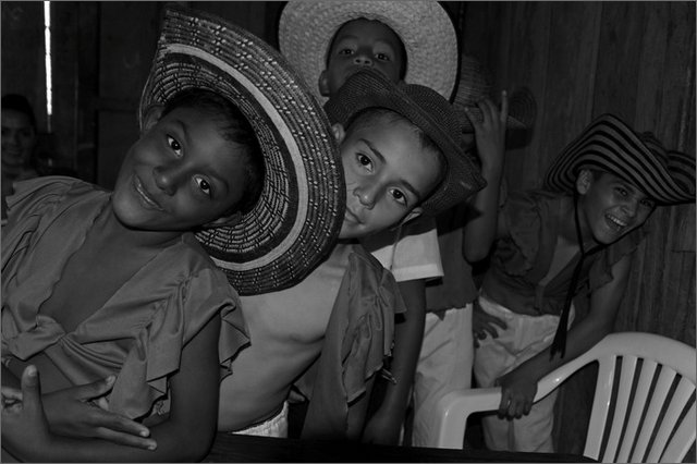 127626 - colombia - mina caribe san juan (mina galla). riunione federagromisbol zonal alejandro uribe chacon. danze tradizionali alunni della scuola  - giu 2012-.jpg