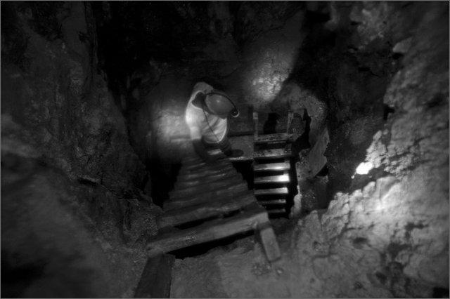 128022 - colombia - mina facil. nella miniera di oro di don nando  - giu 2012-.jpg