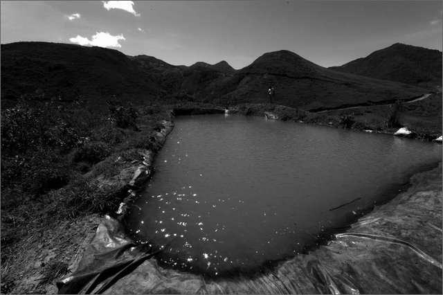 128609 - colombia - dintroni la quina. sistema raccolta acqua  - giu 2012-.jpg
