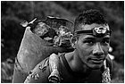 127993 - colombia - mina facil. operai addetti al trasporto delle pietre contenenti oro  - giu 2012-.jpg