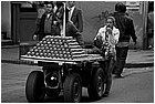 128138 - colombia - bogot. in centro carretto di mele  - giu 2012-.jpg