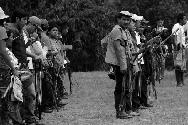 129965 - colombia - cauca. toribo. guardia indigena  - lug 2012-.jpg