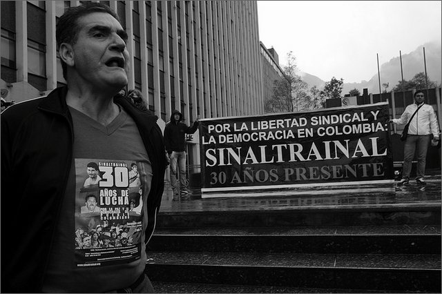 130180 - colombia - bogot. sinaltrainal 30 anni. manifestazione in piazza chacon  - lug 2012-.jpg