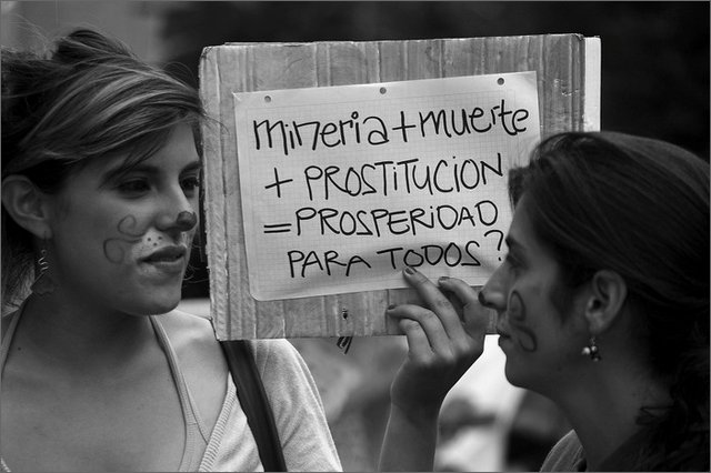 130570 - colombia - bogot. manifestazione contro la grande industria mineraria  - ago 2012-.jpg