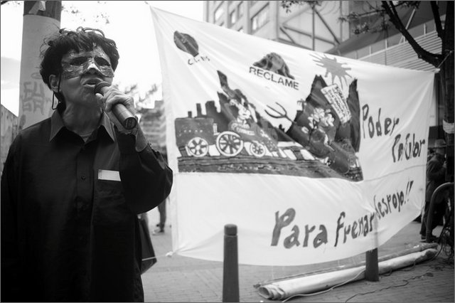 130641 - colombia - bogot. manifestazione contro la grande industria mineraria  - ago 2012-.jpg