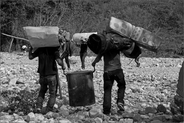 131158 - colombia - huila.  el hobo. quebrada el pescador. arrivo all'accampamento  - ago 2012-.jpg