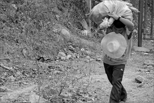 131181 - colombia - huila.  el hobo. quebrada el pescador.  nell'accampamento  - ago 2012-.jpg