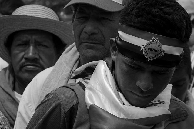 131338 - colombia - huila.  el hobo. quebrada el pescador. riunione in strada con segreteria di governo dipartimento  - ago 2012-.jpg